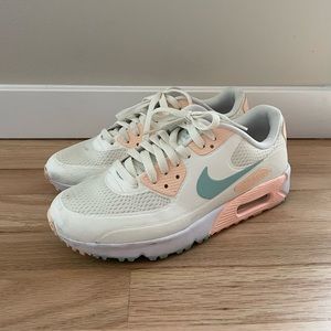 Nike Air max Shoes size 7.5US. Peach color, white and blue.